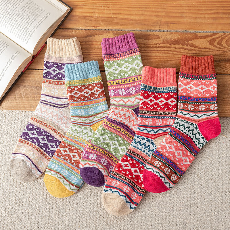 Autumn and winter warm wool socks cross-border foreign trade tube women's socks large size 44 yards -47 yards retro ethnic style women's socks