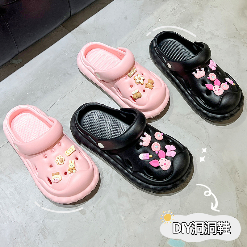 Picture of New Croc Shoes Women's 2025 Summer Outerwear Thick-Soled Internet Celebrity Beach Shit-Feeling Baotou Half Sandals Women's Summer