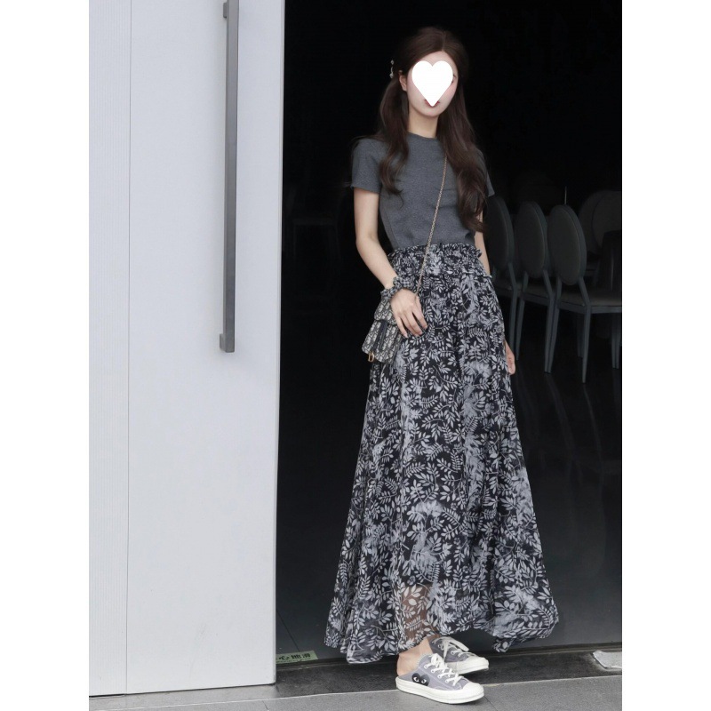 2024 new early spring wear a set of high-end sense age-reducing temperament T-shirt skirt fashion two-piece suit women