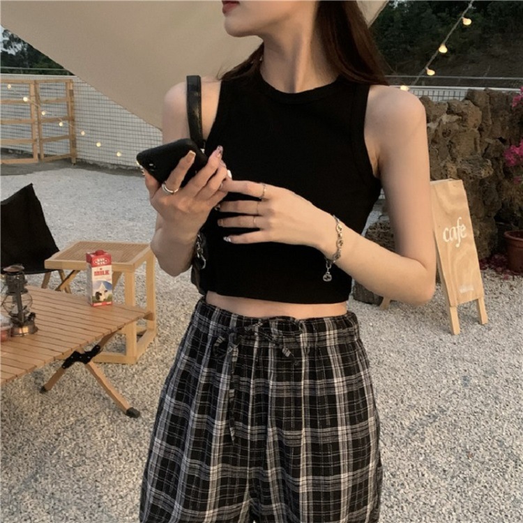 American Small Round Neck Slimming Look Navel-Baring Short Outer Vest Summer 2025 New Sexy Suspender Top Design