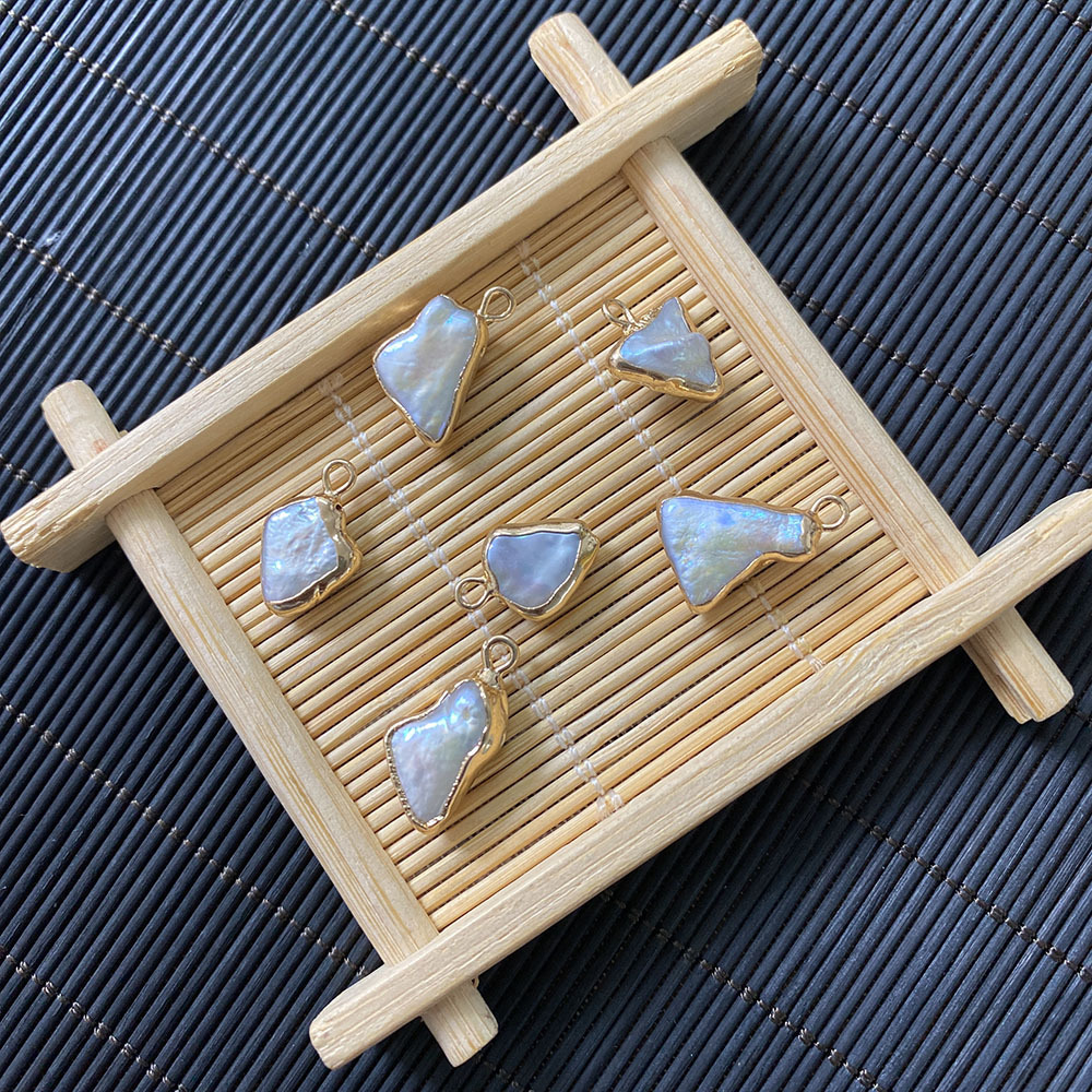 Picture of Natural freshwater pearl pendant triangle shape 6x10-15x25mm single hole edging pendant DIY jewelry accessories