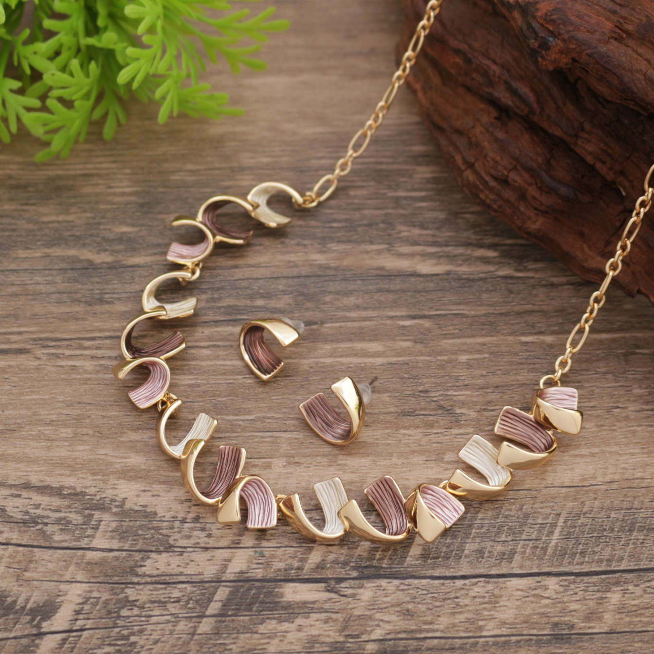 Picture of Cross-border New Enamel Geometric Earrings Necklace suit Women Fashion High-end Irregular Spiral Necklace