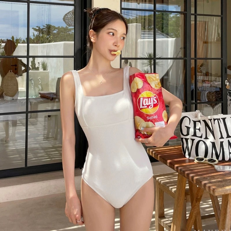 2023 New Korean Style Hot Spring Swimsuit Women's Sexy Slim Fit Belly Covering Beautiful Back Solid Color Simple Vacation Swimwear Wholesale