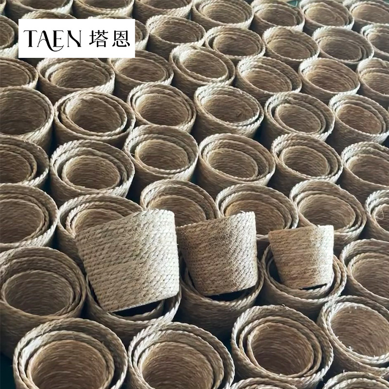 Straw Flower Basket Hug Bucket Pastoral Style Fairy Kiss Chestnut Bear Straw Basket Flower Basket Flower Packaging Material