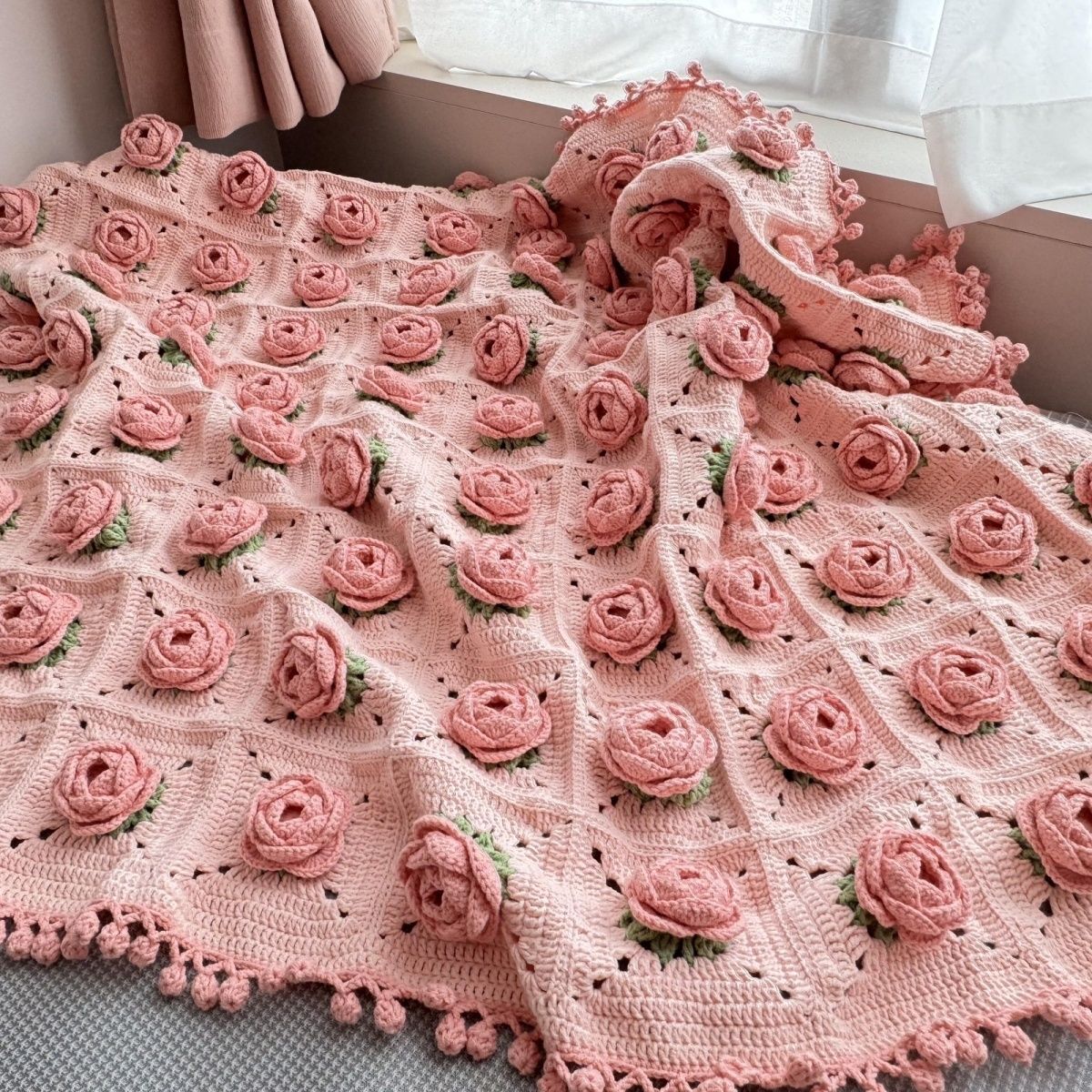 Handmade camellia rose piece blanket woven diy material bag grandmother lattice wool three-dimensional pass the time