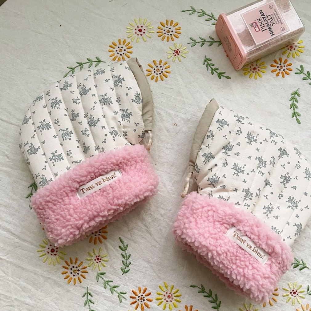 Picture of South Korea ins children's scooter gloves cartoon pattern warm gloves boys and girls balance car riding gloves winter