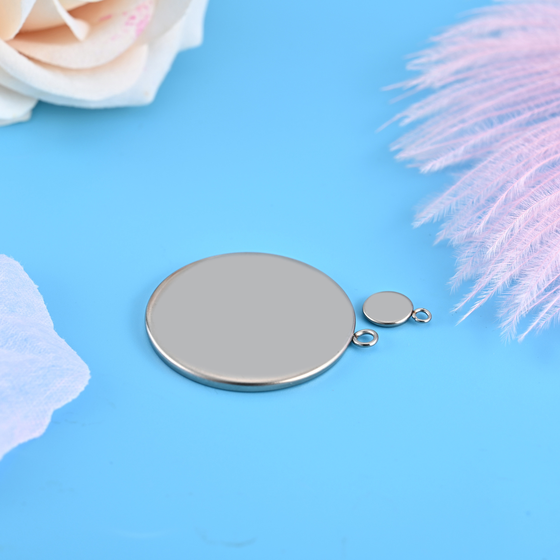 Picture of Factory wholesale diy stainless steel jewelry pendant 6-30m time gem base jewelry accessories round stone holder