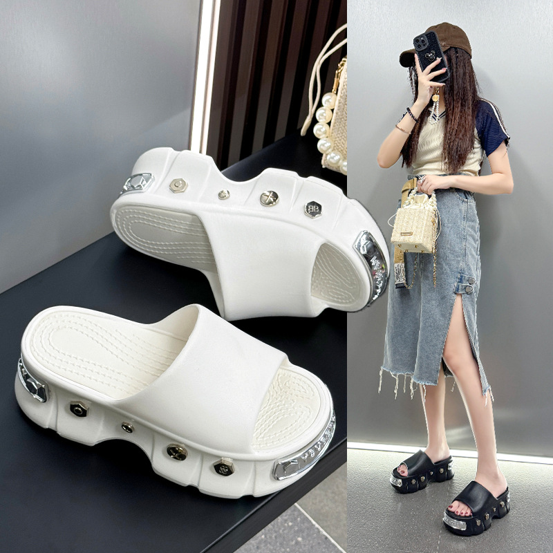25 New Summer Thick-Soled Slippers for Women, Eva Punk Style Rivets, Increased Height, Non-Slip Outer Slippers