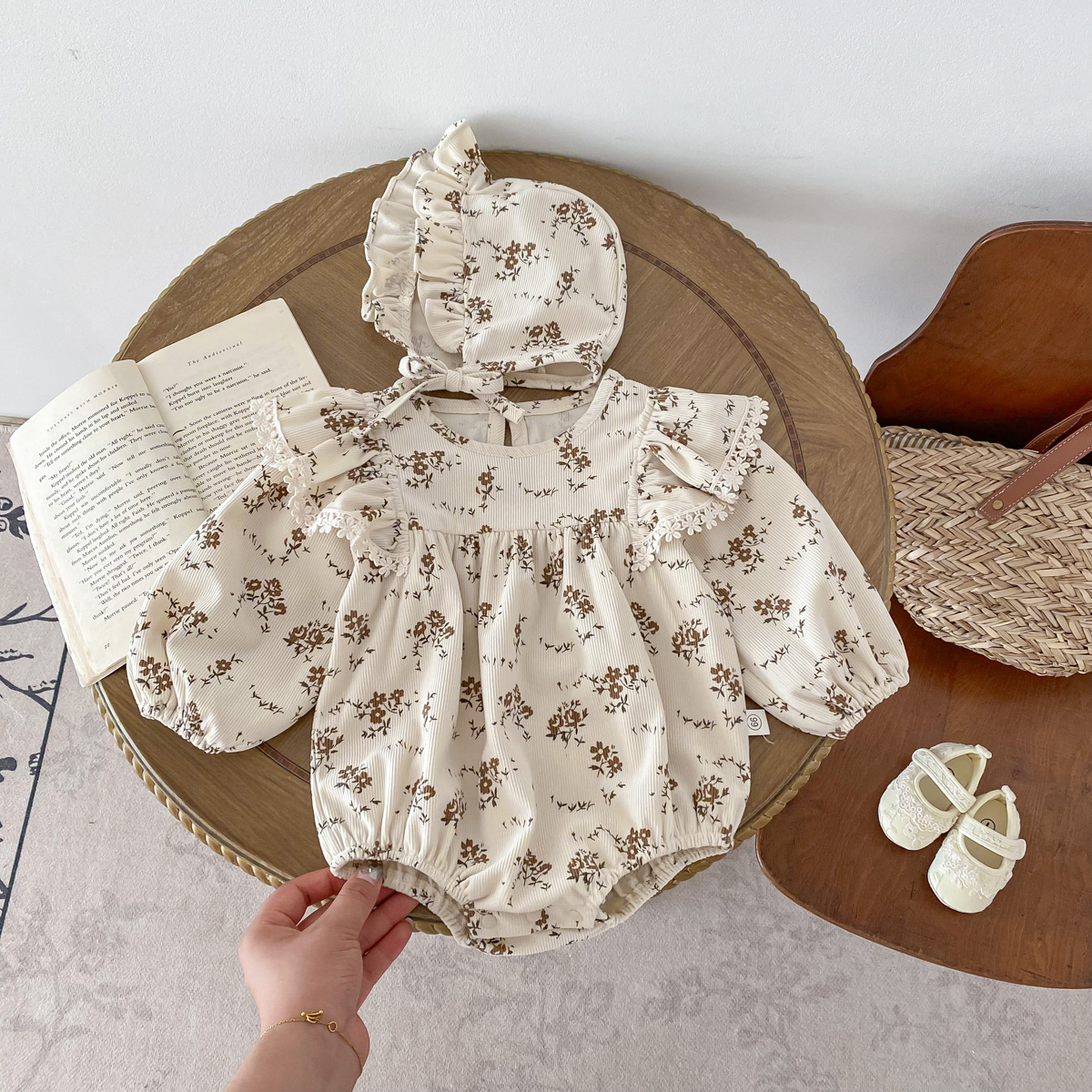 Picture of Ins Korean Infant Spring & Fall Long-Sleeved Harem Baby Girl Corduroy Round Neck Floral Print Cute Crawling Suit with Hood