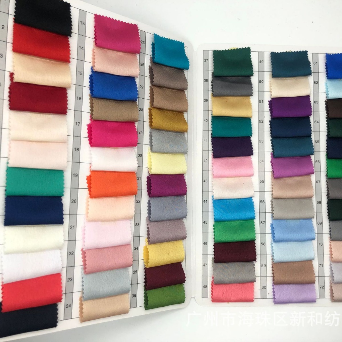 A large number of in stock encrypted snowflake silk satin artificial silk fabric women's cheongsam home wear dress shirt fabric