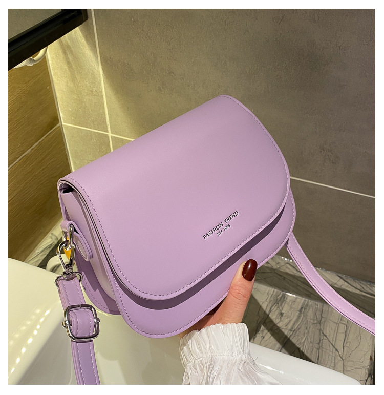 Picture of Fashionable and Simple Single Shoulder Small Bag for Women 2023 Spring New Trendyy Fashion Single Shoulder Crossbody Bag Simple Small Square Bag