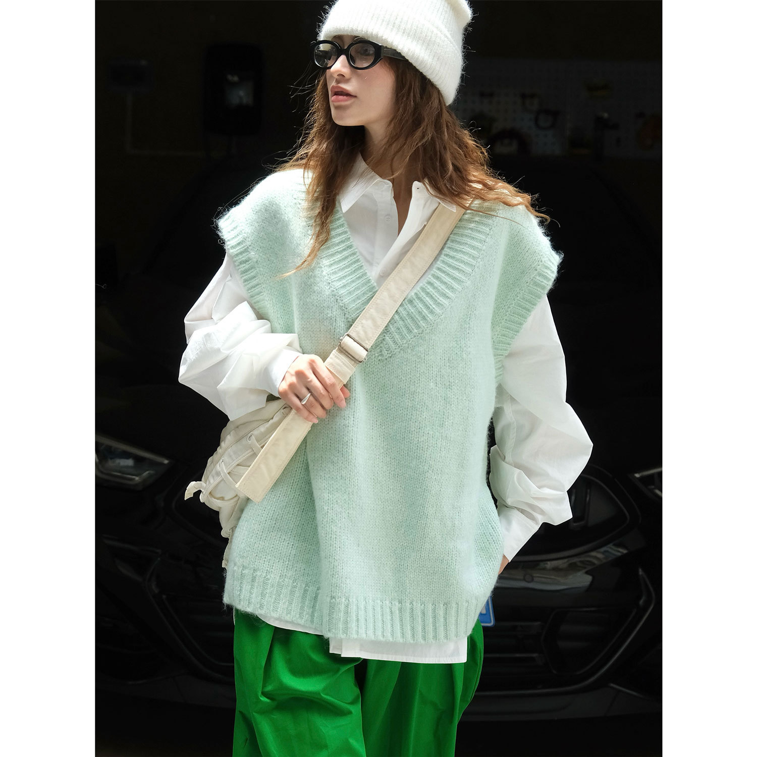 Picture of Lou Fu Autumn and Winter New Japanese Style Lazy oversize Atmosphere Wool Vest Warm Waxy Skin-friendly Slimming Top for Women