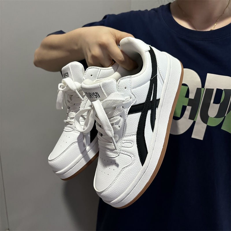 Hong Kong Style Couple's Shoes Niche Low-top Bread Shoes Instagram Style Trendy 2025 Spring New All-match Sports Casual Sneakers