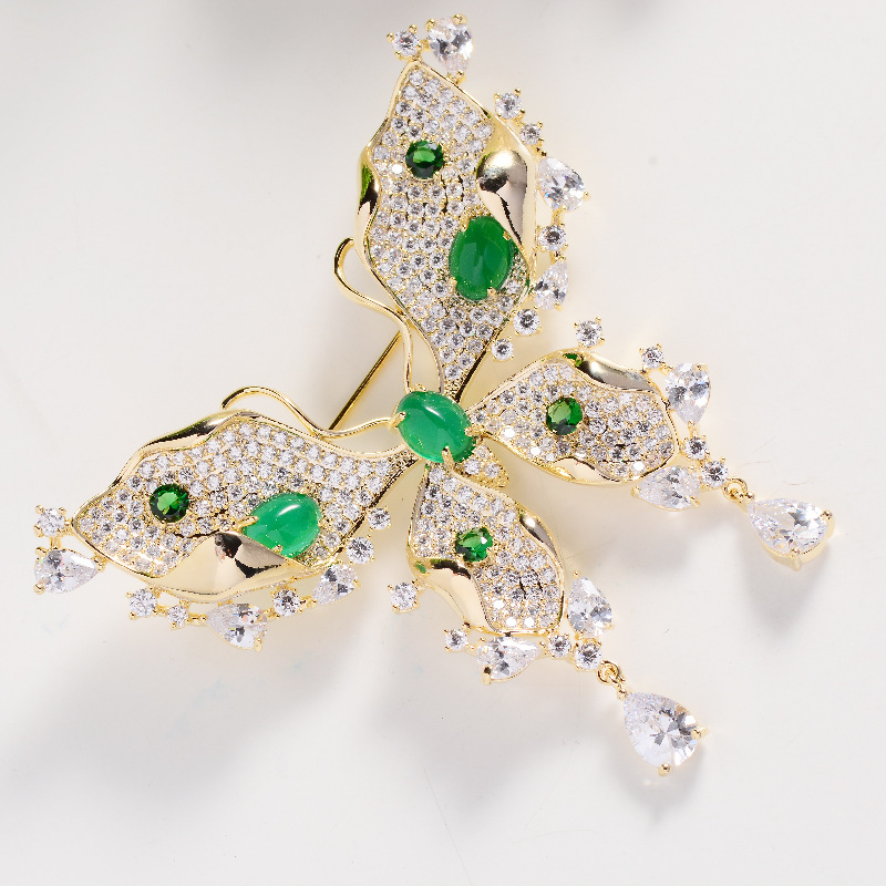 Picture of South Korea zircon butterfly brooch elegant elegant fashion coat cheongsam clothing pin temperament clothing accessories brooch