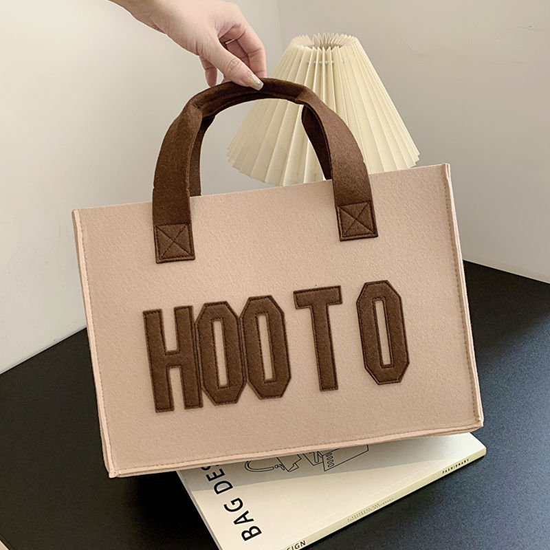Picture of Large-Capacity Handbag for Women, Casual and Versatile Felt Bag, Tote Bag for Class and Commuting, Korean Style Tote Bag Wholesale Storage