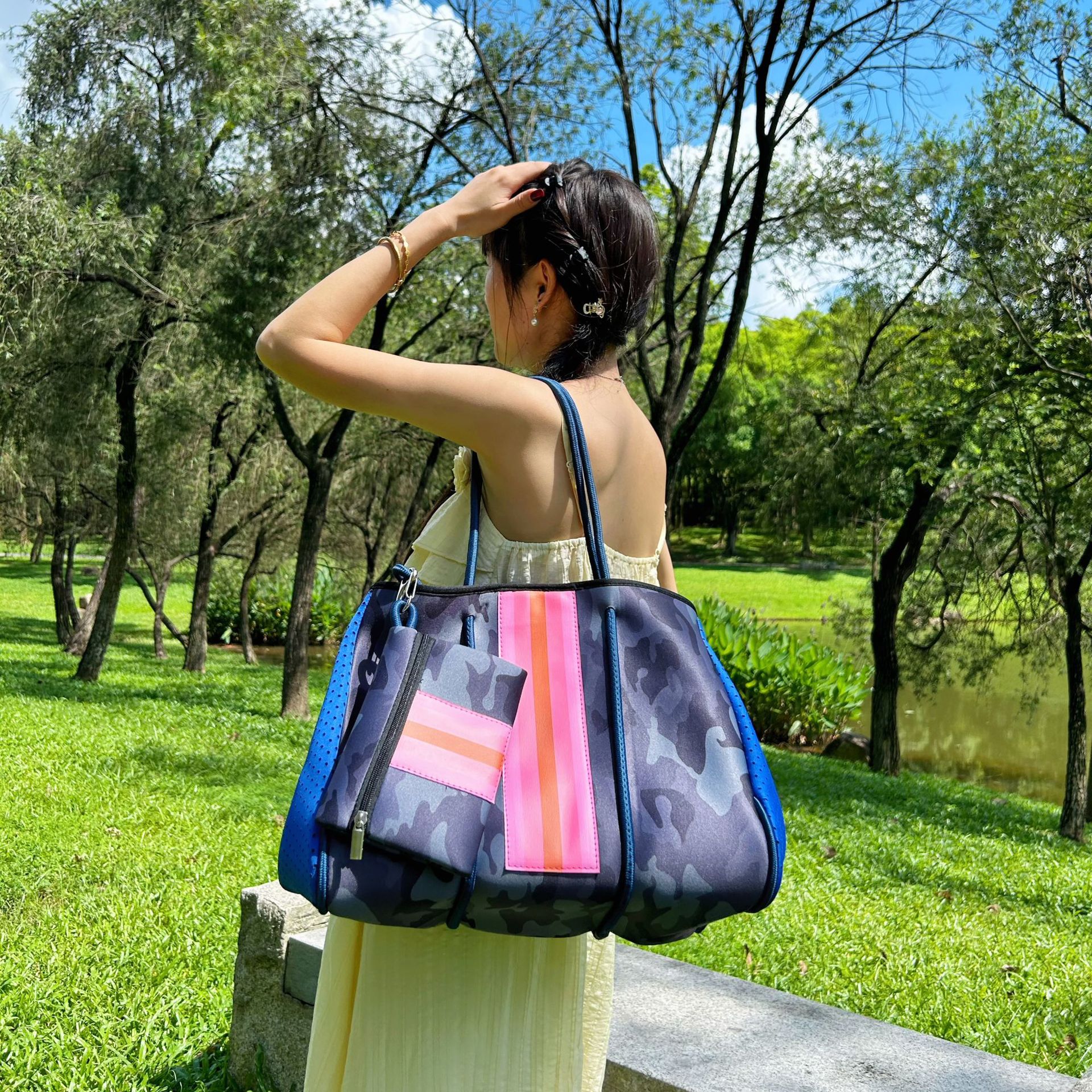 Diving Material Perforated Beach Bag European and American Fashion Portable Shoulder Strap Mother Bag Outdoor Casual Bag Portable Women's Bag for Women