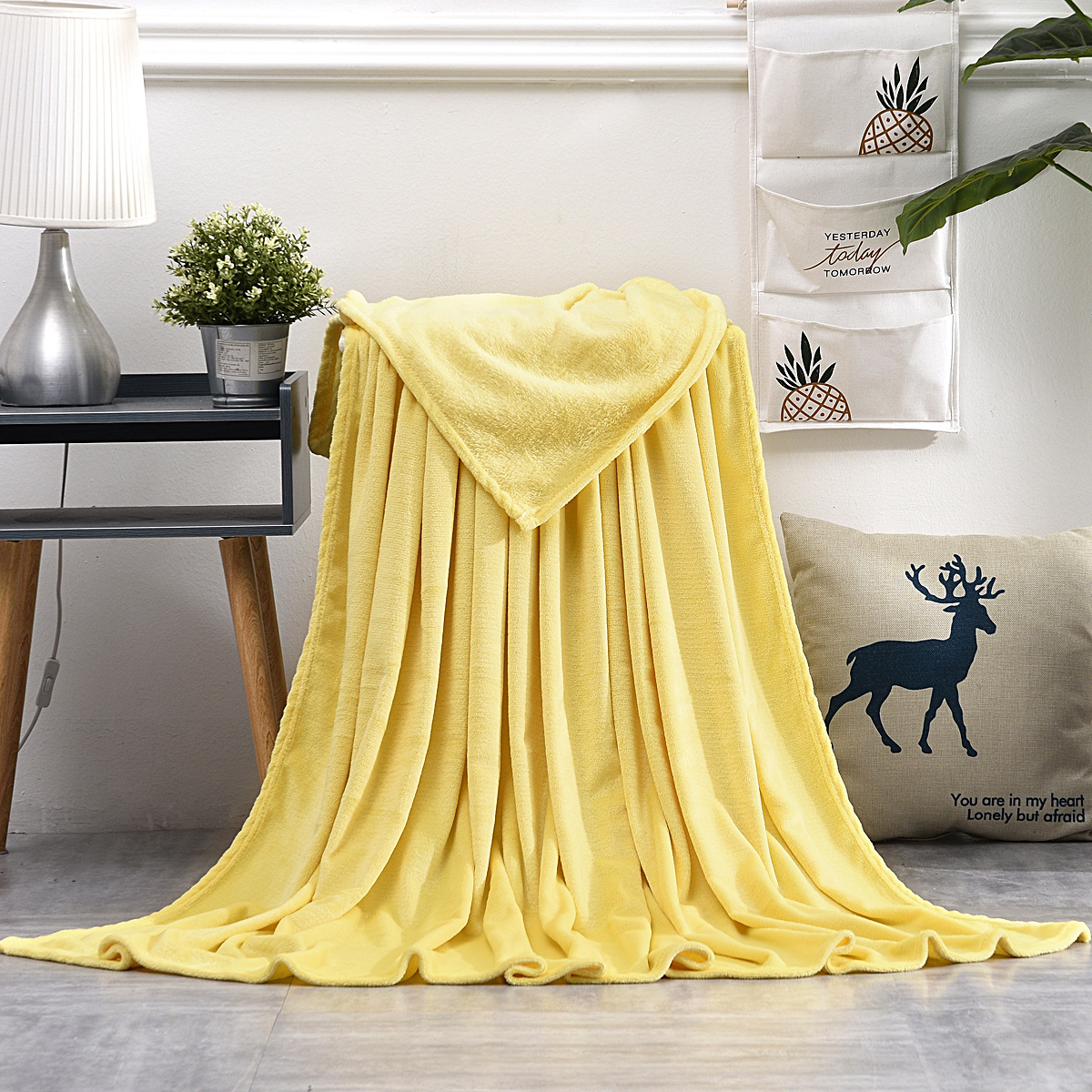 Picture of Solid color flannel blanket coral fleece pet blanket cross-border flannel blanket gift velvet nap blanket wholesale