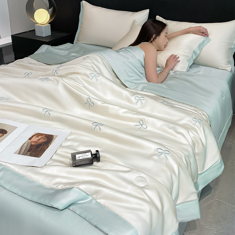 Picture of Cool Silk Summer Cool Quilt Four-Piece Set Non-Silk Tencel Gift Summer Quilt Three-Piece Dormitory Thin Summer Air-Conditioned Quilt