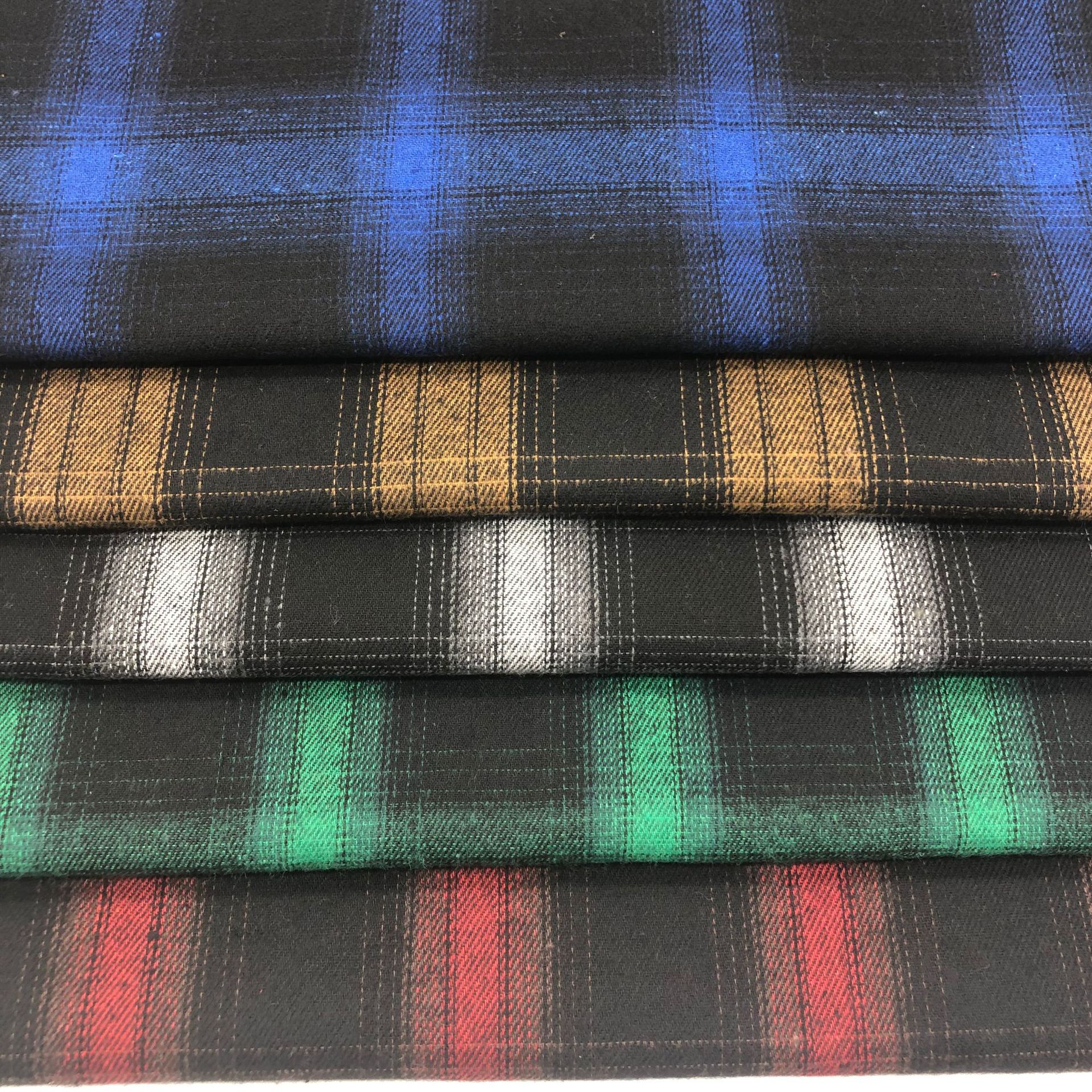 New polyester cotton yarn-dyed plaid cloth 21 twill sanding cloth shirt jacket plaid fabric wholesale in stock
