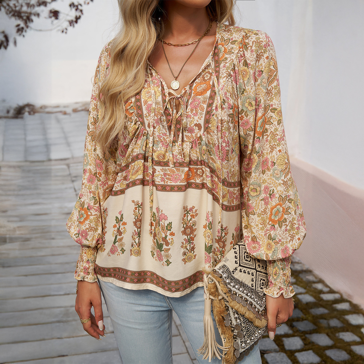 Picture of Kaikuo European and American Cross-Border European Station Amazon Printed Shirt Women's 2025 Autumn Elegant Export V-Neck Long-Sleeved Top