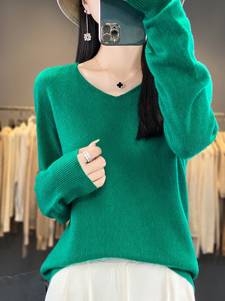 Sweater Women's Autumn and Winter V-neck Age-reducing Loose Knitted Sweater Basic Pullover Knitted Base Shirt Cross-border Inner Sweater