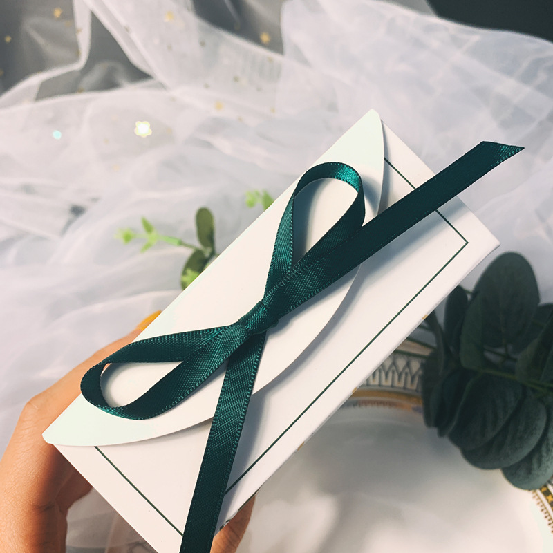 Picture of New ins Candy Box Small Mori Candy Box Western-style Wedding Candy Box Can Pack Cigarette Gift Box