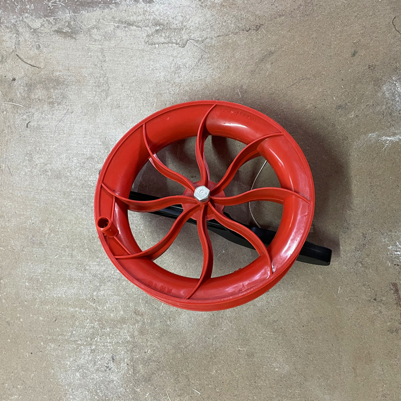 Picture of Kite Reel Crystal Reel Kite Line Wheel Hand-Held Reel Small Red Reel Line Board Flying Reel with Line Wholesale