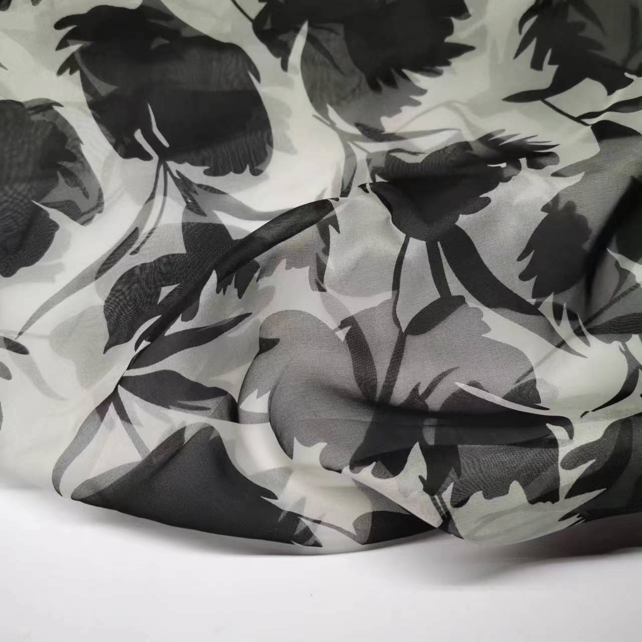 Big Sale 6mm Silk Organza Black and White Printed Bone Skirt Fabric