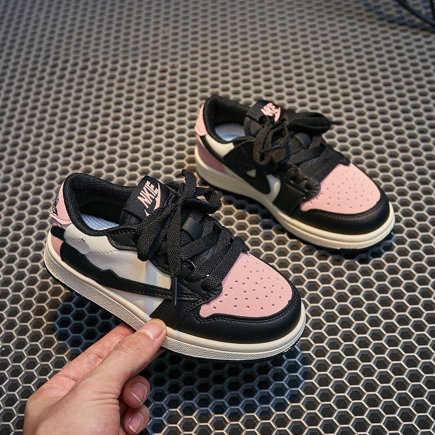 Picture of 2025 Spring and Autumn New Children's Board Shoes Boys Casual sneaker Girls Middle and Big Children's All-match Four Seasons Running Shoes