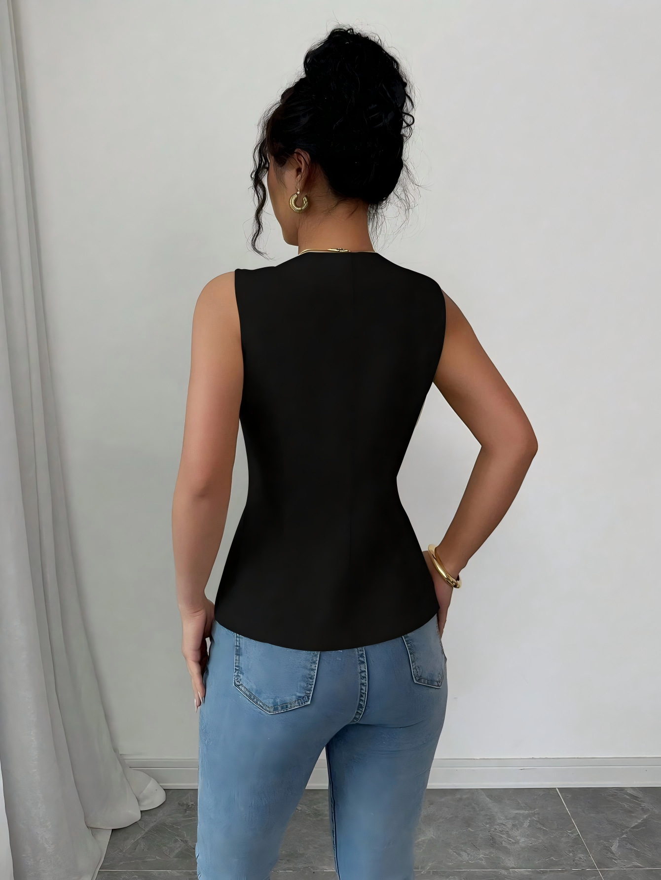 Picture of Cross-border European and American sleeveless top for women, summer new export fashion small tank top, elegant and slimming