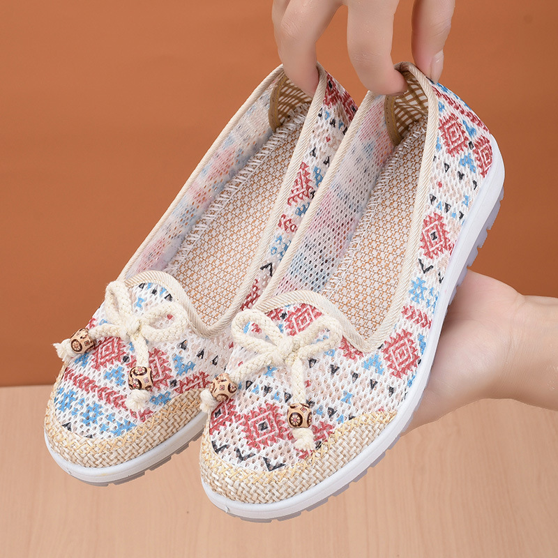 Old Beijing cloth shoes women's summer mesh middle-aged and elderly pedal flat shoes soft bottom breathable mother shoes factory outlet