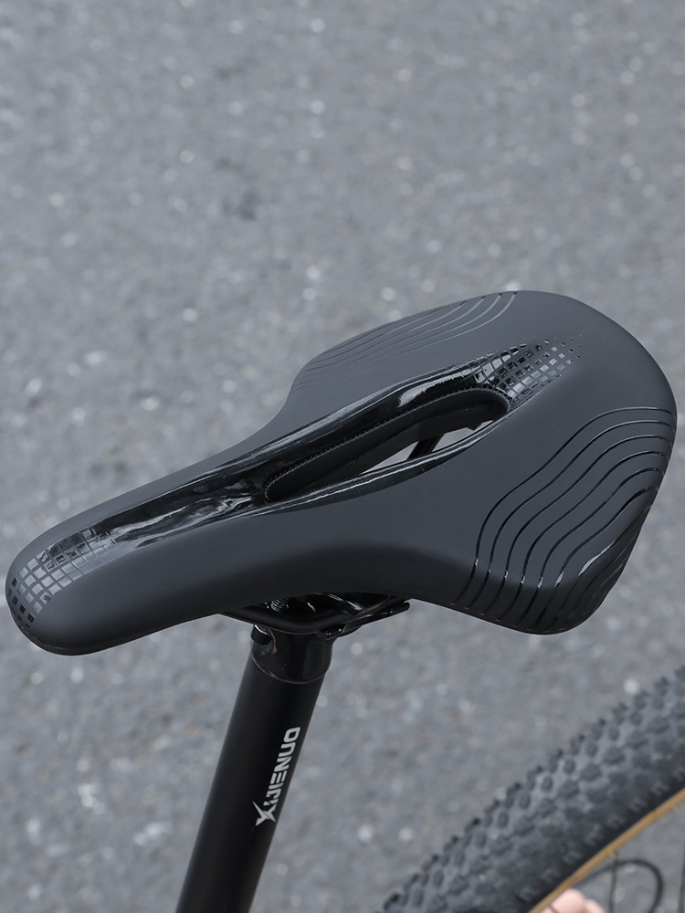 Cross speed bicycle seat cushion racing breathable road bike saddle comfortable mountain bike hollow seat cushion bicycle riding