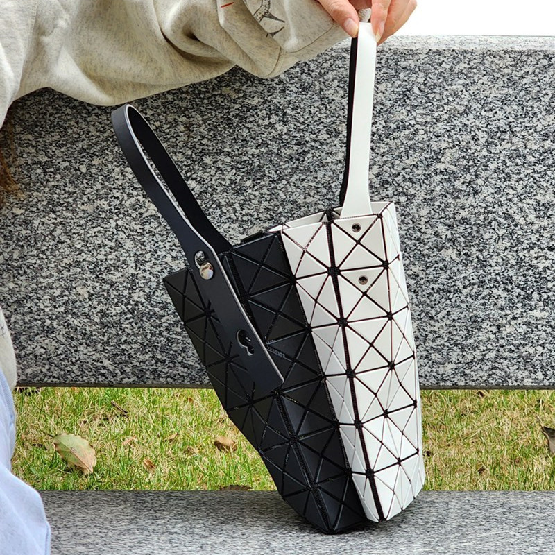 Picture of 2024 Original March New Gemini Color-matching Handbag Frosted Crossbody Small Square Box Shoulder Underarm Women's Bag