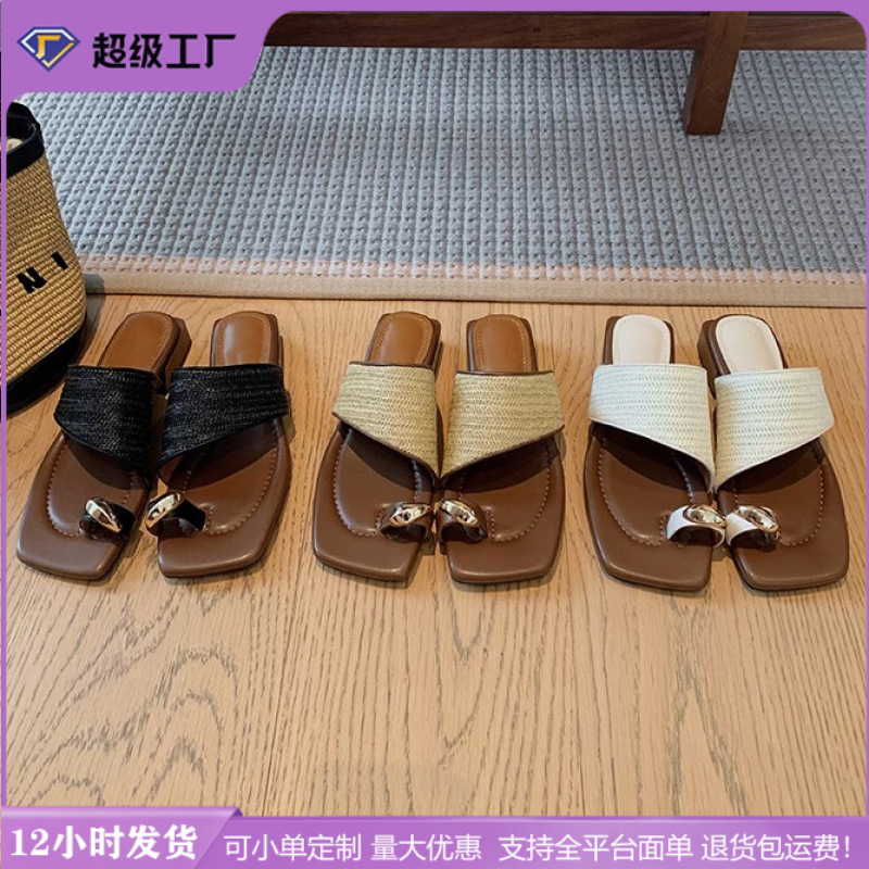 Grape Mom 2025 Autumn New Square-Toed Flat Sandals with Strap and Open Toe Casual Outdoor Slippers for Women Korean Version