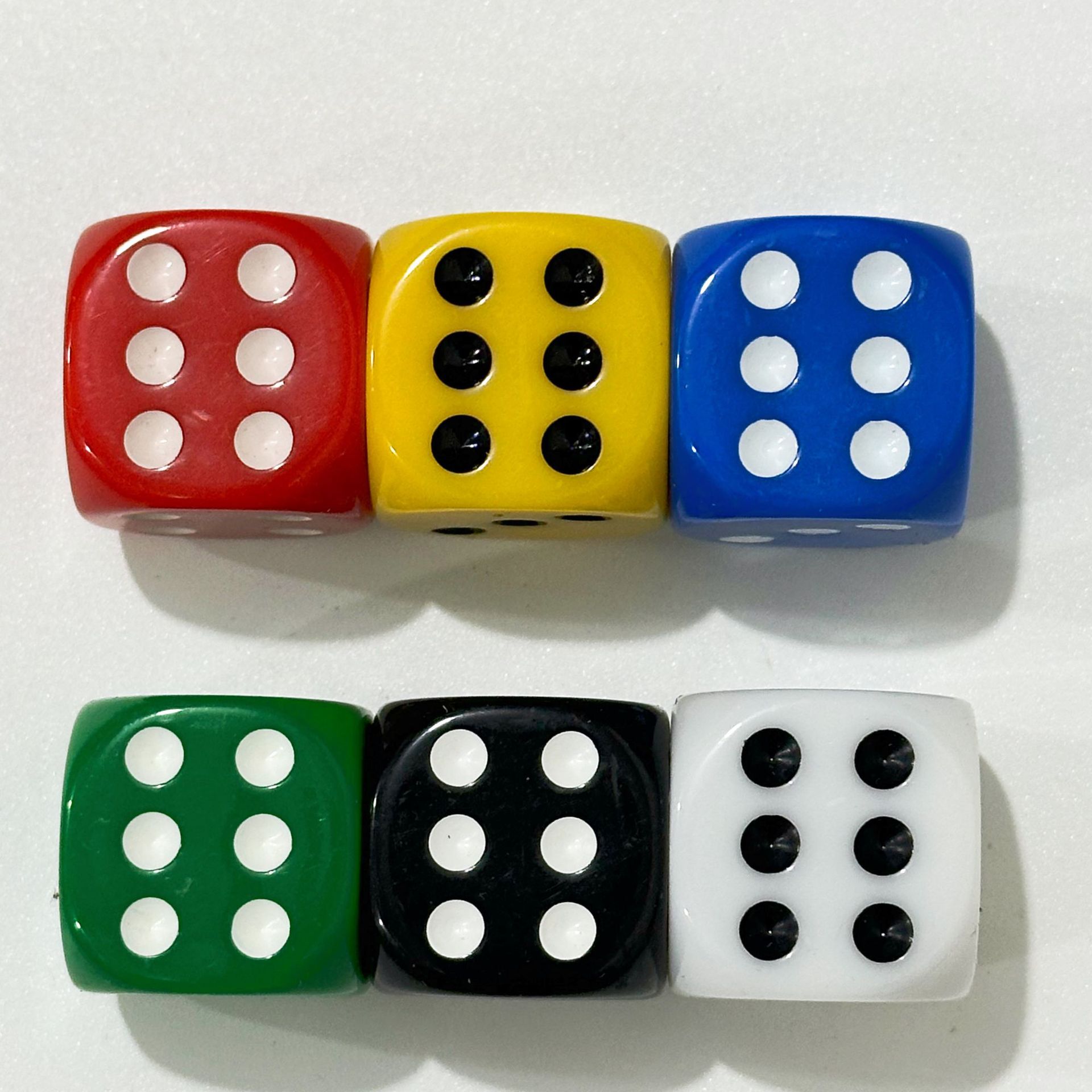 Picture of Spot wholesale 25mm rounded solid color color dice sieve throw
