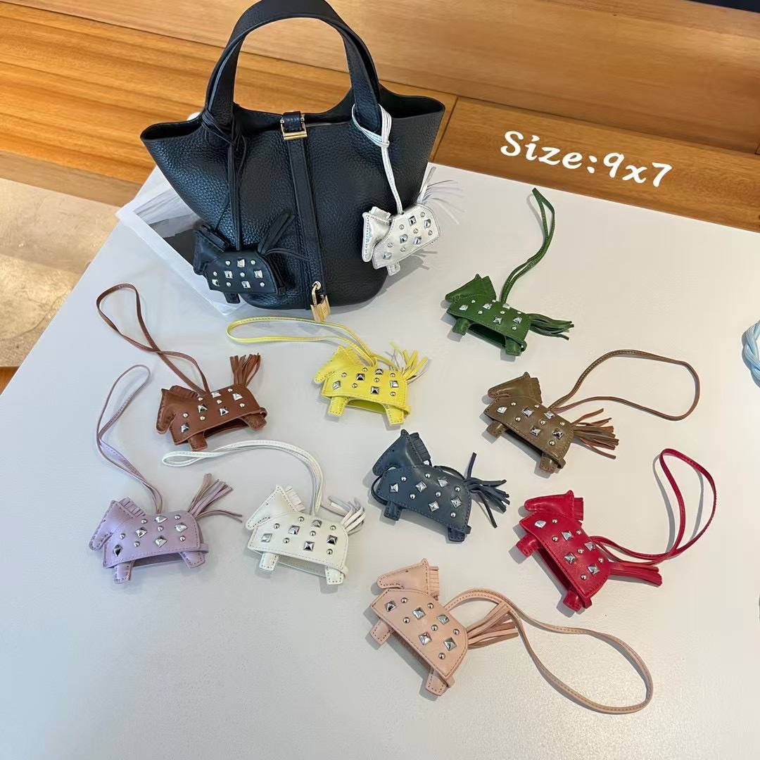 New H Family Pony Pendant Car Pendant Key Pendant Sheepskin Genuine Leather New Rivet War Horse Bag Pendant