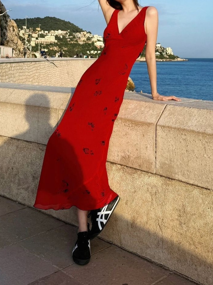 Red Romantic Floral V Neck Vest Dress for Women Summer New French Fashion Waist Slimming Look Printed Long Skirt