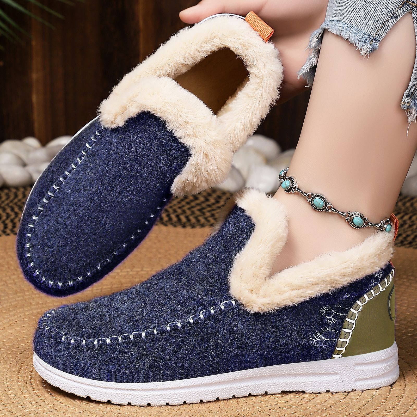 Picture of Cotton Shoes for Women, Cross-Border Large Size Snow Boots, Velvet Thickened Cotton Boots, Fashionable and Versatile Women's Boots, Cold-Proof and Warm Cotton Boots