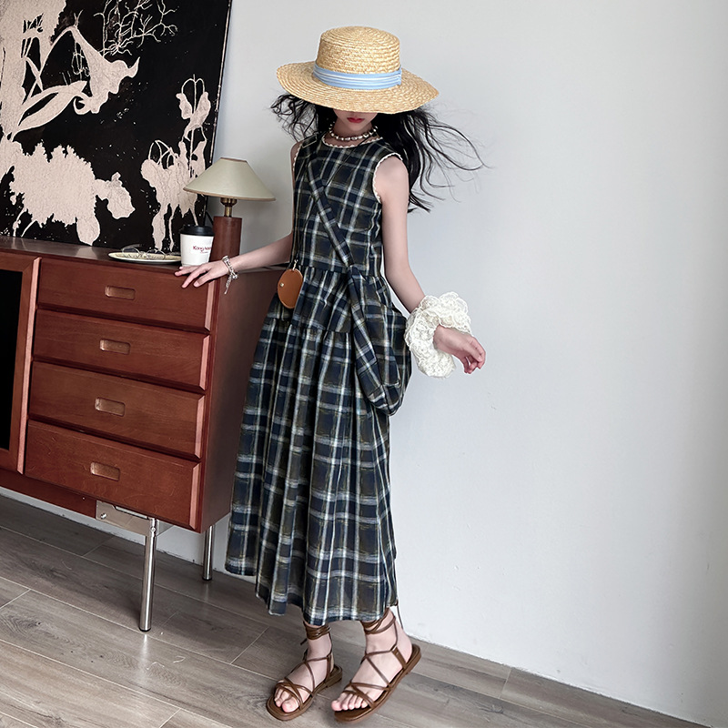 Picture of Girl's Big Boy Plaid dress 2025 Summer New Children's Summer Casual Skirt Primary School Student Sleeveless Princess Skirt