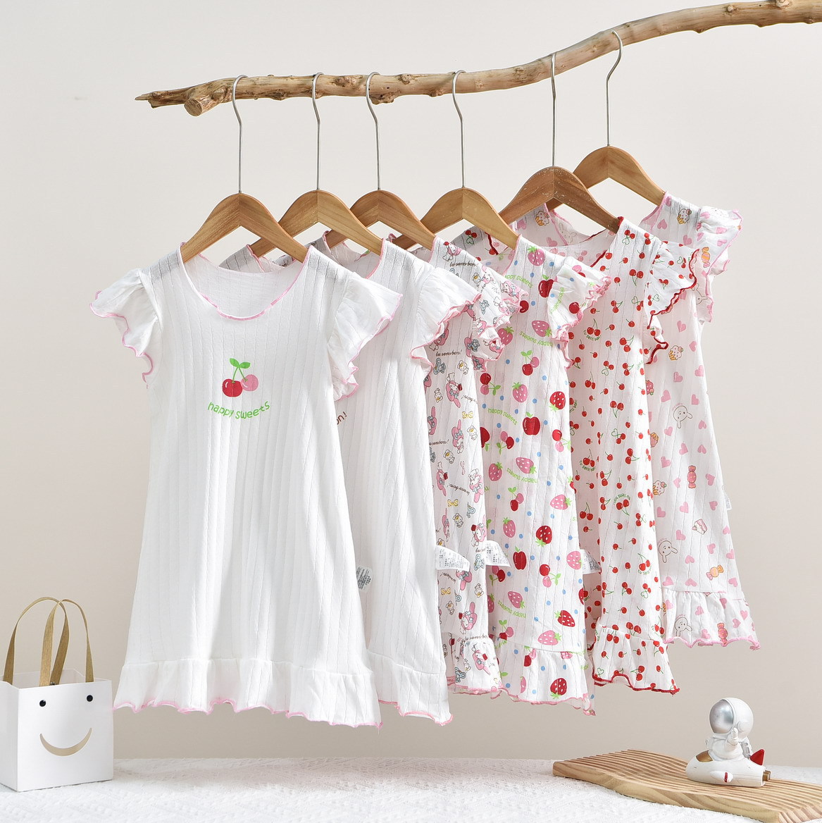 Distribution children's jumpsuit nightdress sleeping bag flying sleeve girl cute cartoon home clothes air conditioning clothes pure cotton thin export