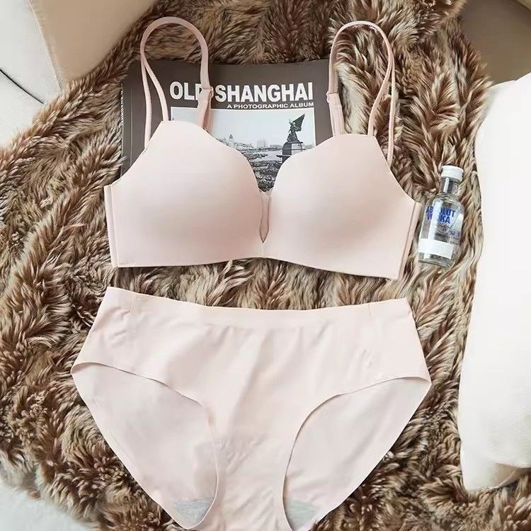 Picture of Underwire Leopard Print Bra and Panty Set for Women, Small Bra, Seamless, Thickened, Push-Up, Enhancing, Anti-Sagging Bra