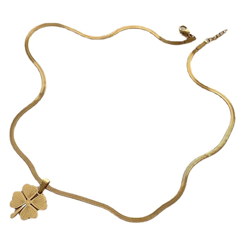 Lucky grass pendant niche design high sense titanium steel necklace does not fade 2023 spring new ins style jewelry