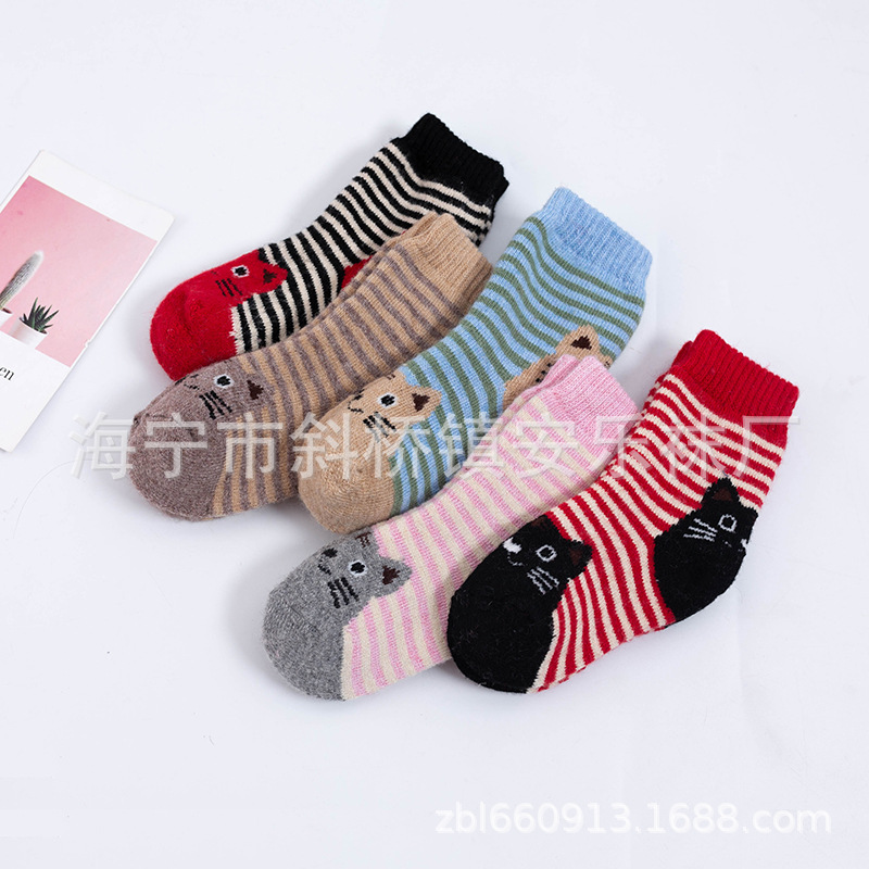 Winter new cute Totoro wool children's socks plus velvet padded warm Terry socks cartoon pattern direct wholesale
