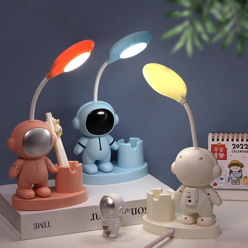 Multifunctional USB Night Light for Children and Students, Foldable Cartoon Rechargeable Eye-Protection Desk Lamp, Bedside Lamp, Astronaut Design