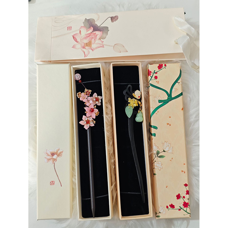 in stock Wholesale Paper Classic Vintage Red Sandalwood Hairpin Packaging Box Long Pendant Necklace Gift Jewelry Box