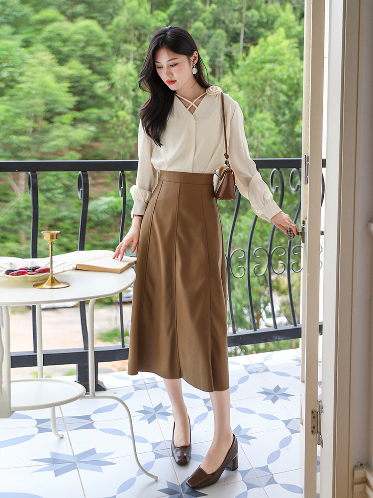 Picture of Autumn and Winter High-End Elegant High-Waisted Leather Skirt for Women, Mid-Length Pu Protein Leather High-End Large Hem A-Line Skirt