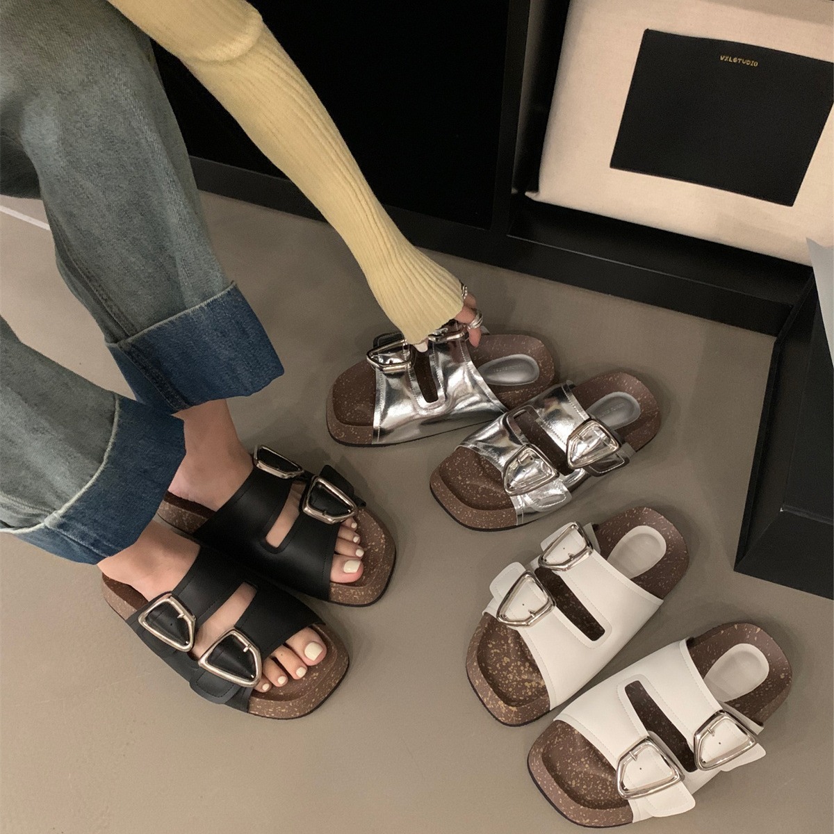Double-Breasted Thick-Soled Flip-Flops for Women's Outer Wear 2025 New Summer Casual Platform Sandals for Women