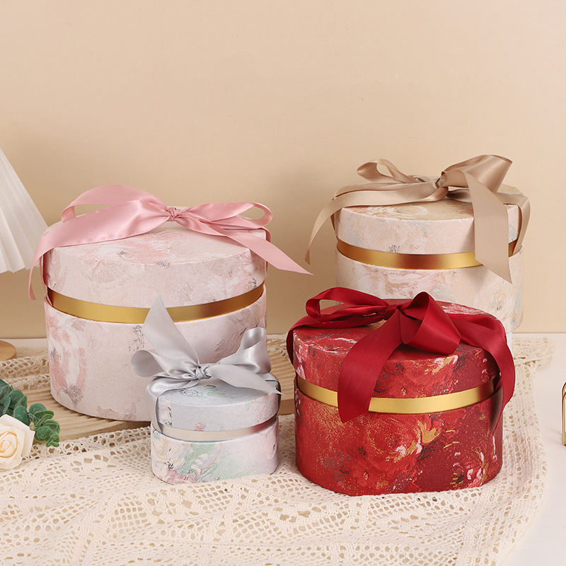 Cylinder Box Oil Painting Exquisite Candy Box Accompanying Gift Box Exquisite Wedding Creative Gift Box New Year Gift Box in stock