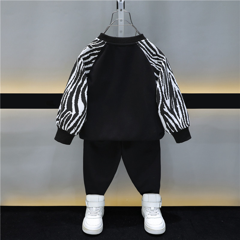 Picture of Boys' winter clothes fleece-lined thickened suit 2023 new children's fashionable stitching round neck sweater sweatpants two-piece set