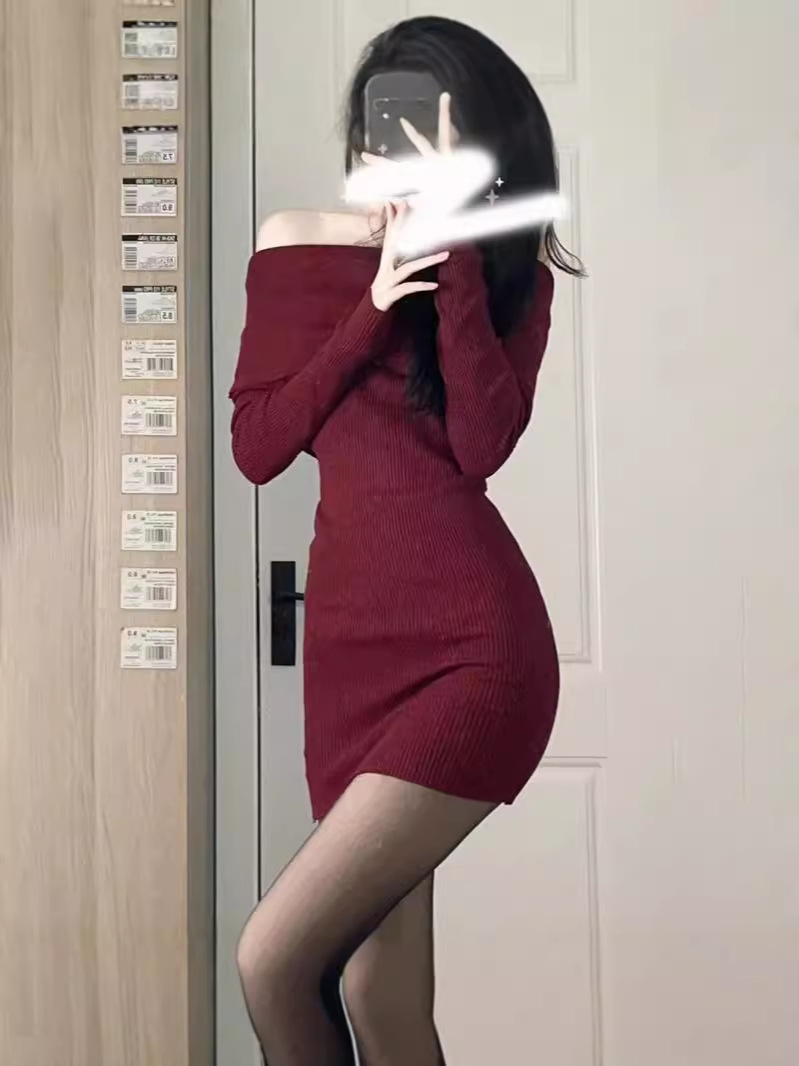 Pure Desire Spice Girl Shoulder Tight dress 2024 Autumn and Winter Light Luxury Elegant Slim-fit Slimming Sheath Skirt